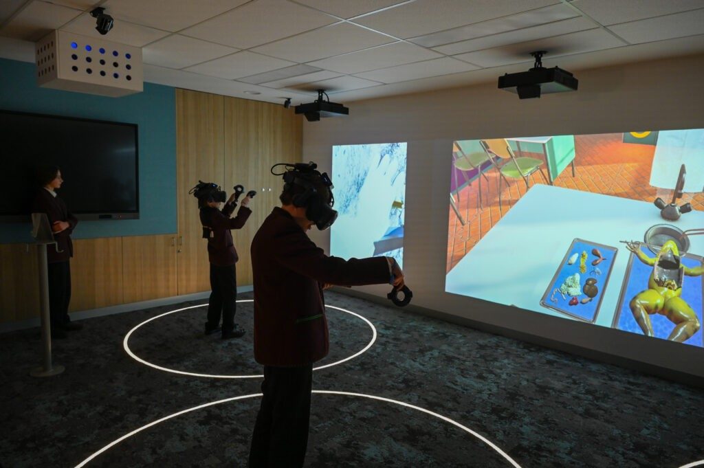 Students engage in VR in the virtual and immersive Lumination Learning Lab