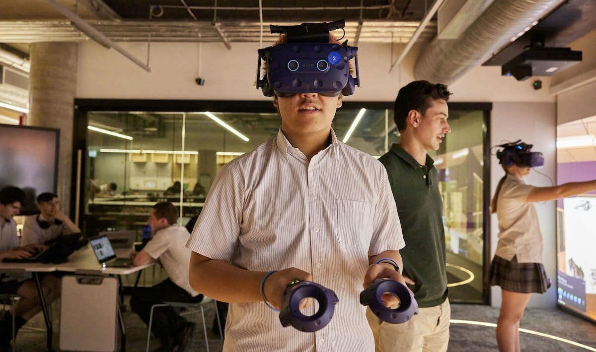 VR and AR technology gives students new and exciting experiences